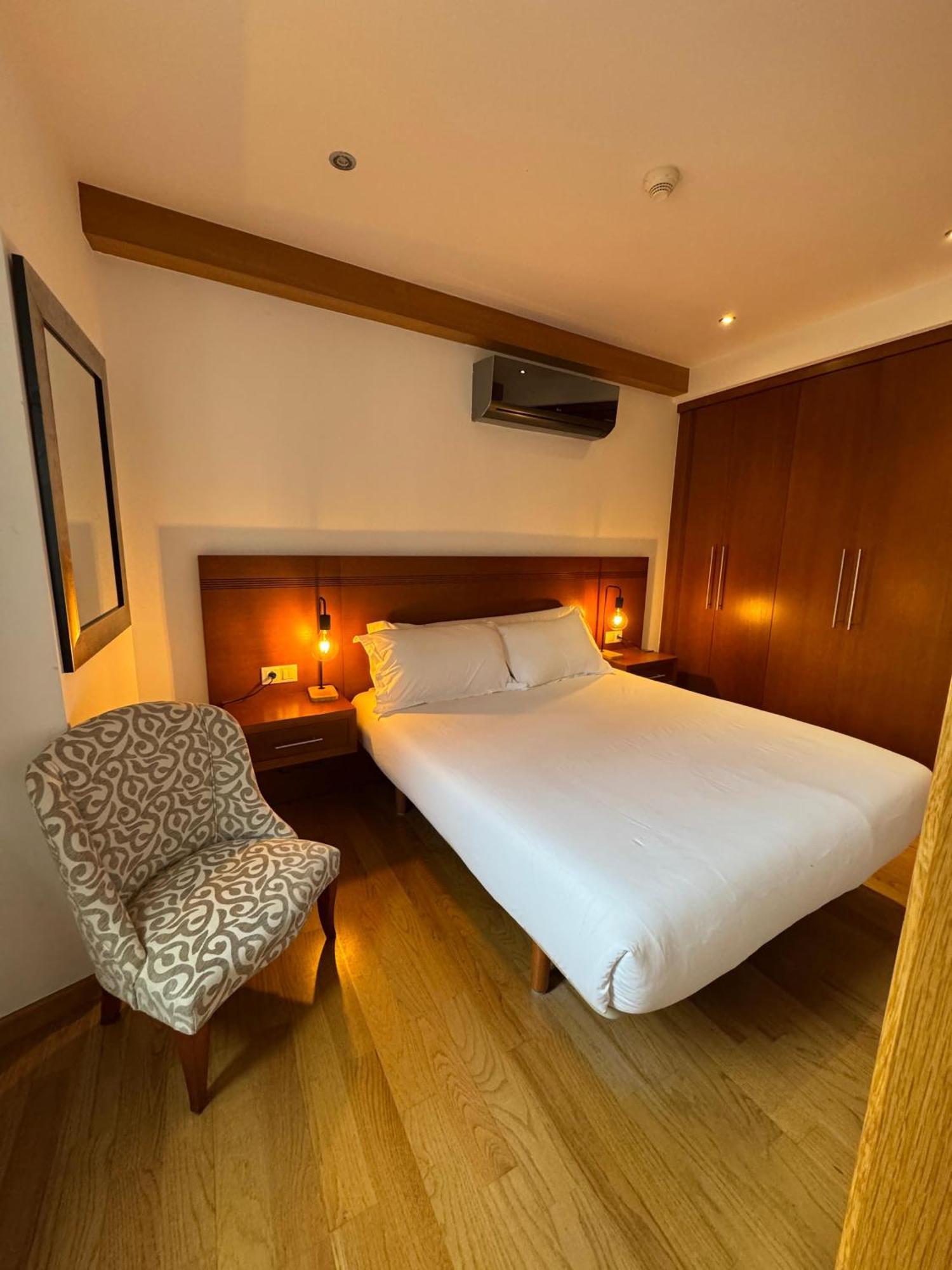 Apartamentos Casa De La Inmaculada Santiago de Compostela Bagian luar foto