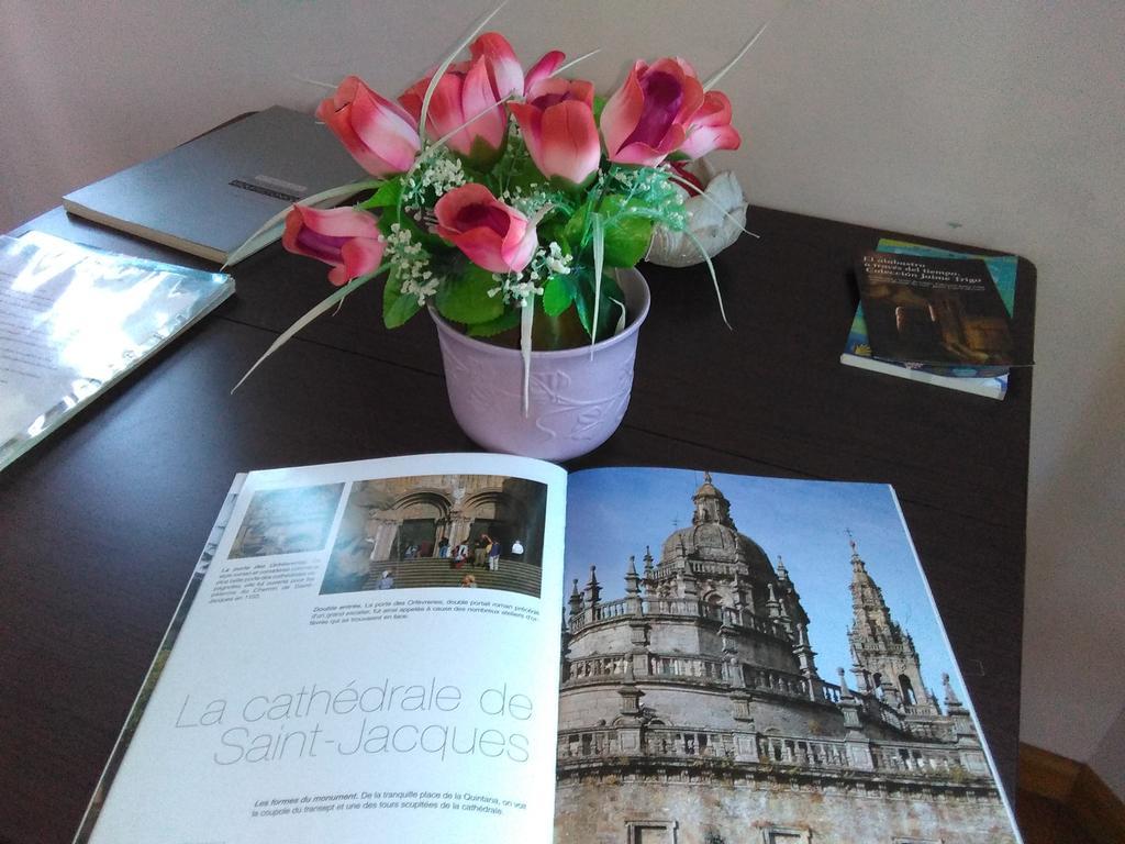 Apartamentos Casa De La Inmaculada Santiago de Compostela Bagian luar foto